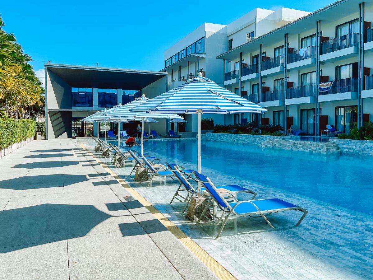 Seabed Grand Hotel Phuket - Sha Extra Plus Exterior photo The hotel's pool