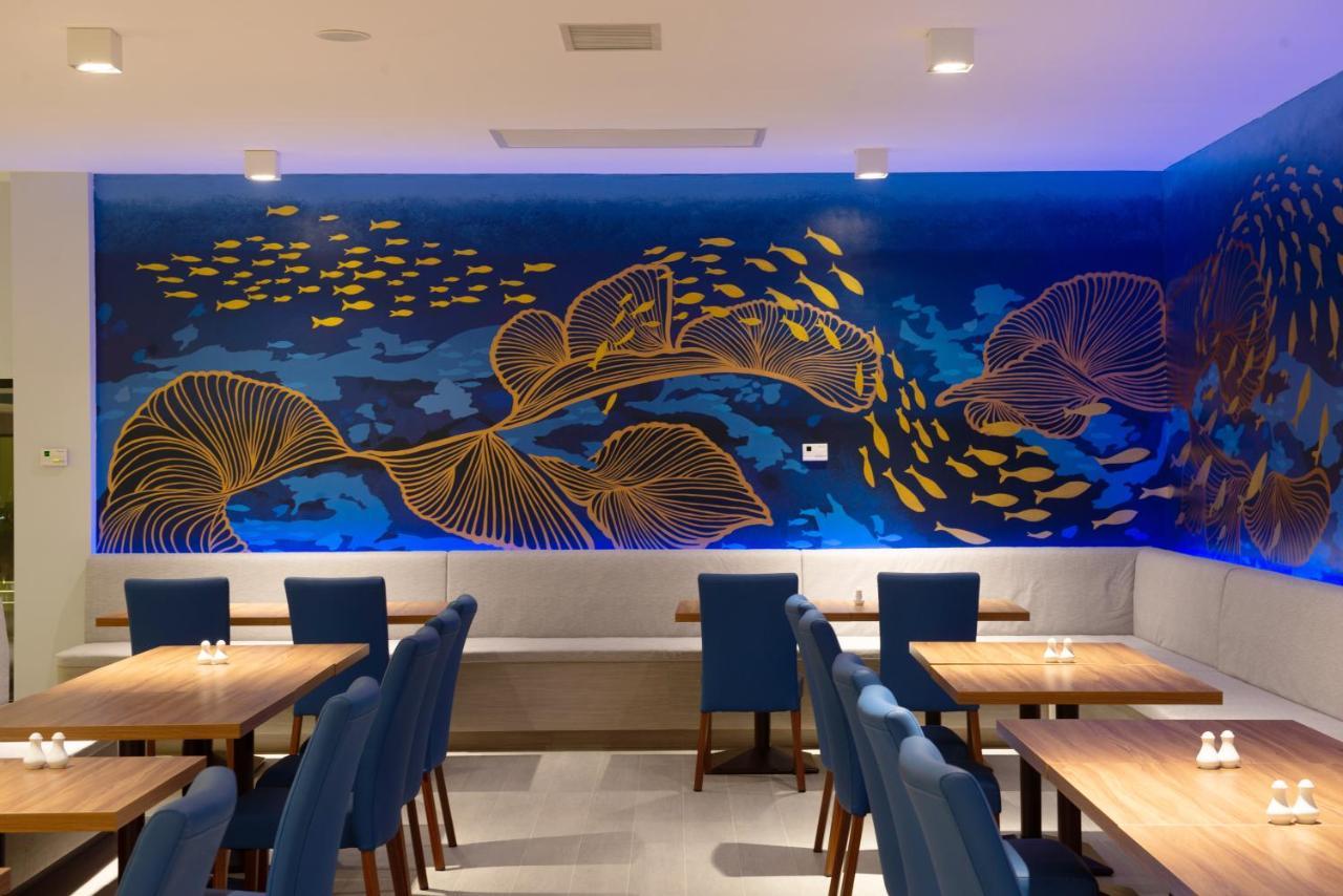 Seabed Grand Hotel Phuket - Sha Extra Plus Exterior photo Interior of the restaurant